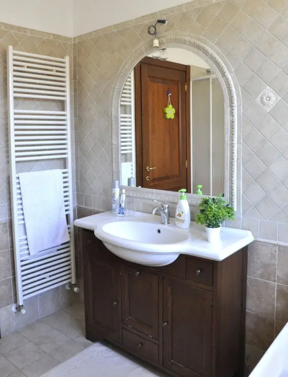 B&B Home Larina