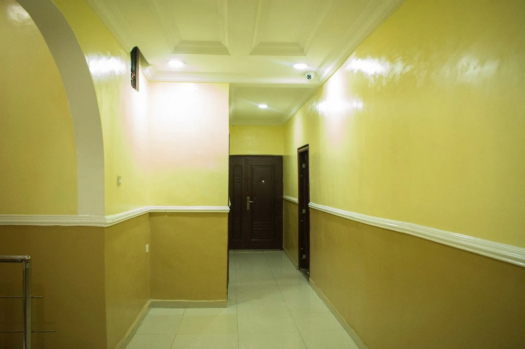 Crestviewers Hotel Ogudu