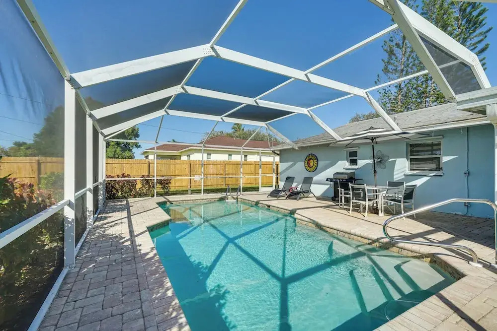 7 Mi to Beaches: Pet-friendly Cape Coral Home