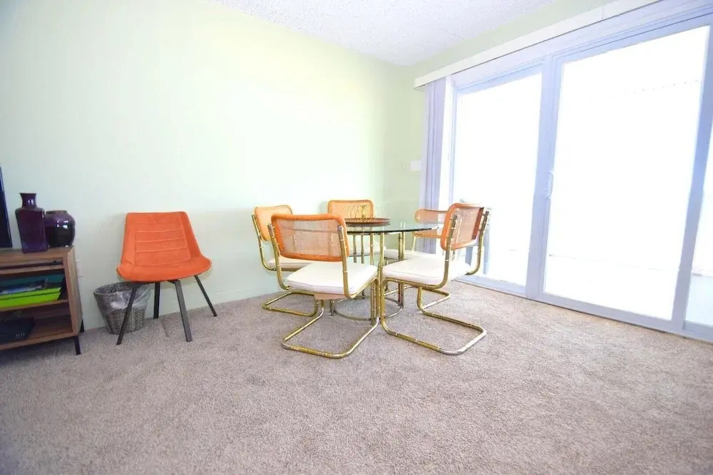 Alameda 5 2 Bedroom Condo by RedAwning