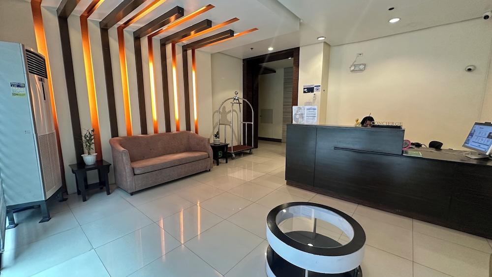 Golden Palm at One Palm Tree Villas