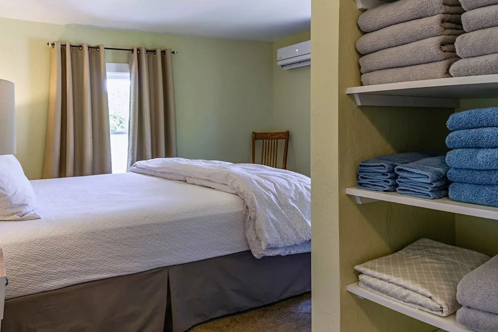 Pioneer House - North Suite
