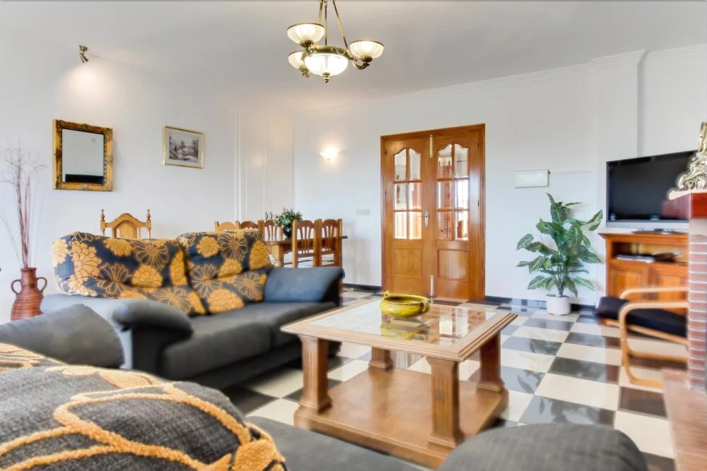 Villa Media Legua
