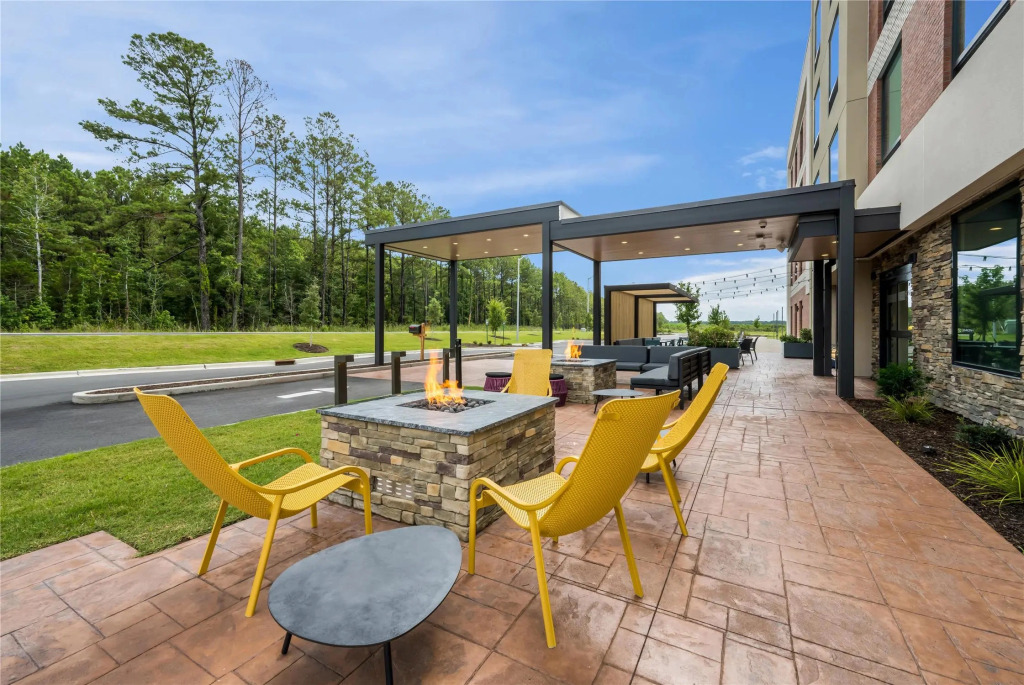 Home2 Suites by Hilton Sneads Ferry North Topsail Beach