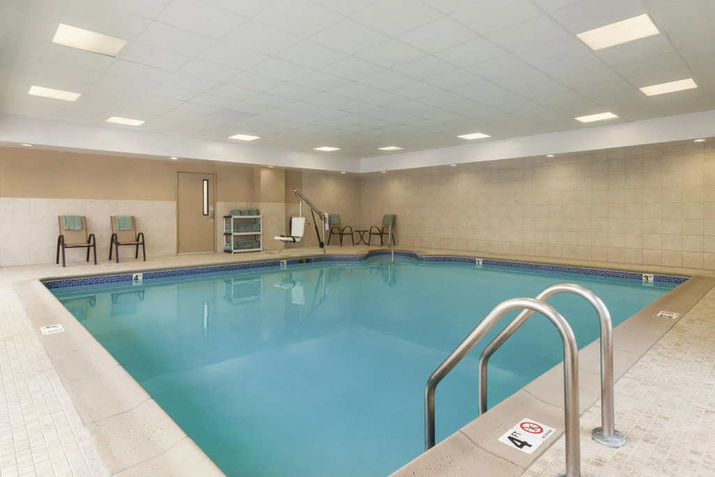 Hampton Inn & Suites Greenfield