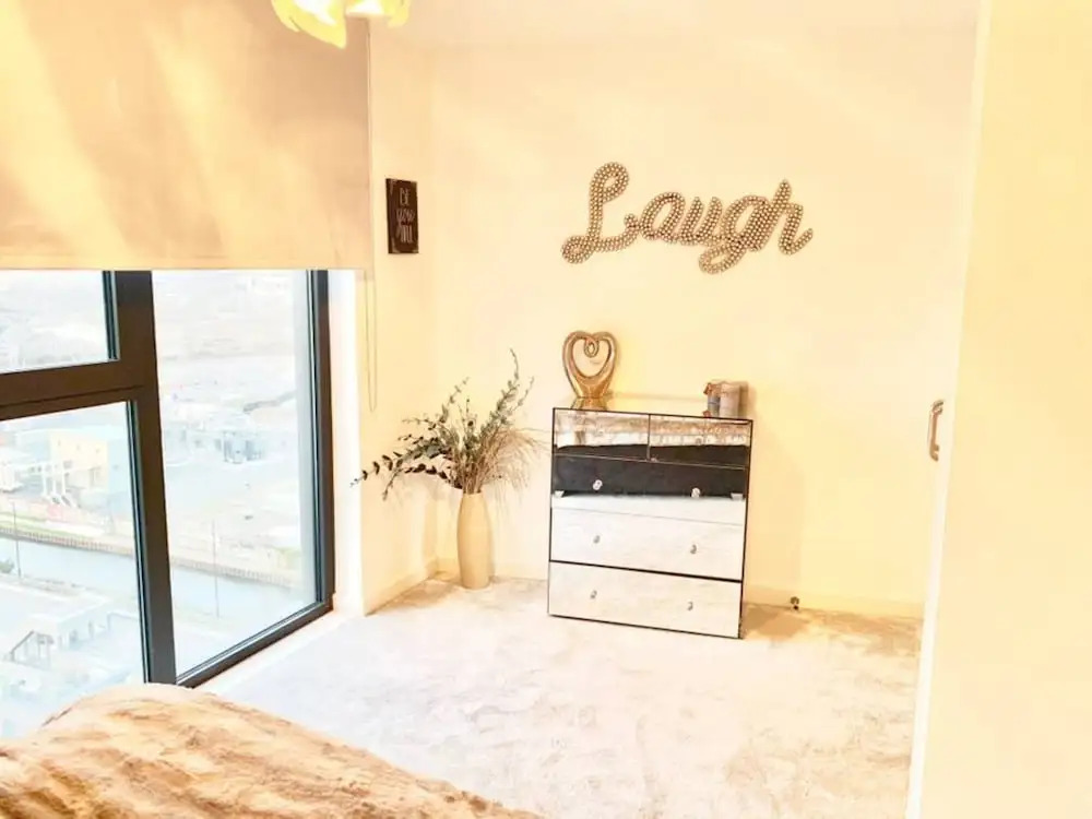 1 Bedroom Apartment in Bow With Spectacular Views