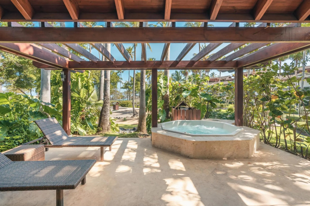Private Terrace 3BR 6 Guests Beach Access
