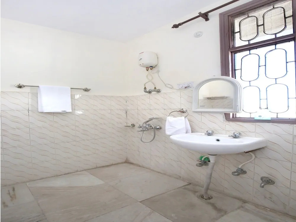 OYO 10310 Home 3BHK Shoghi