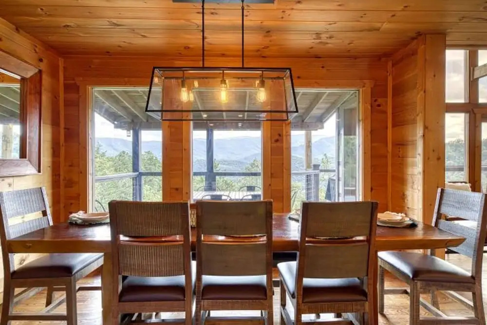 Awe-inspiring Estate w Pool Theater Fire Pit