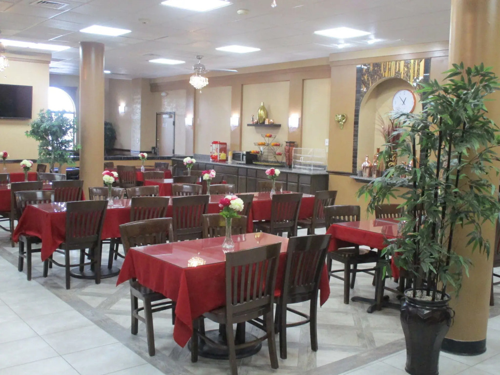 Crescent Hotel Kansas City South