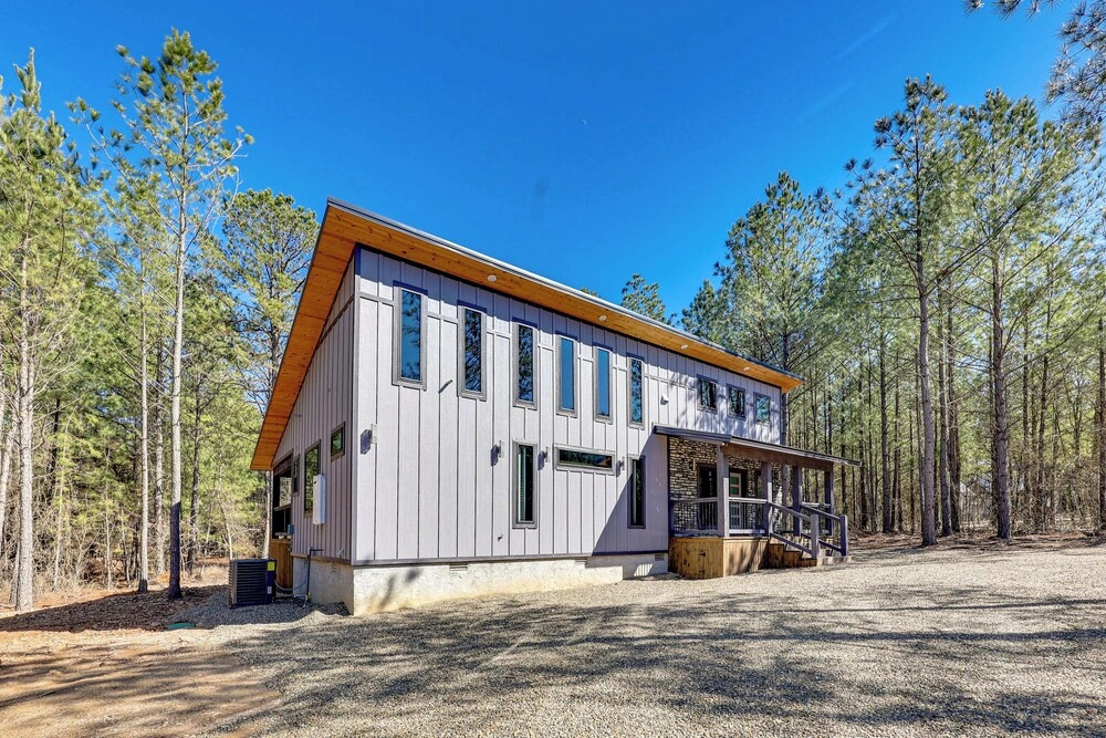 Near New Casino: Broken Bow Cabin w/ Hot Tub