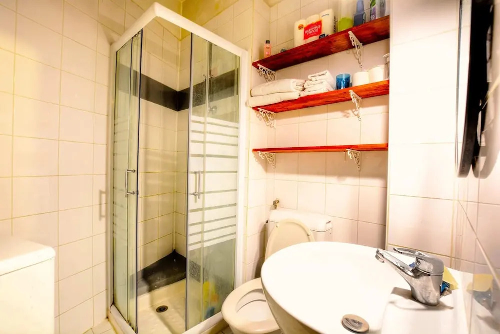 Rustic 1 Bedroom Apartment in Montmarte