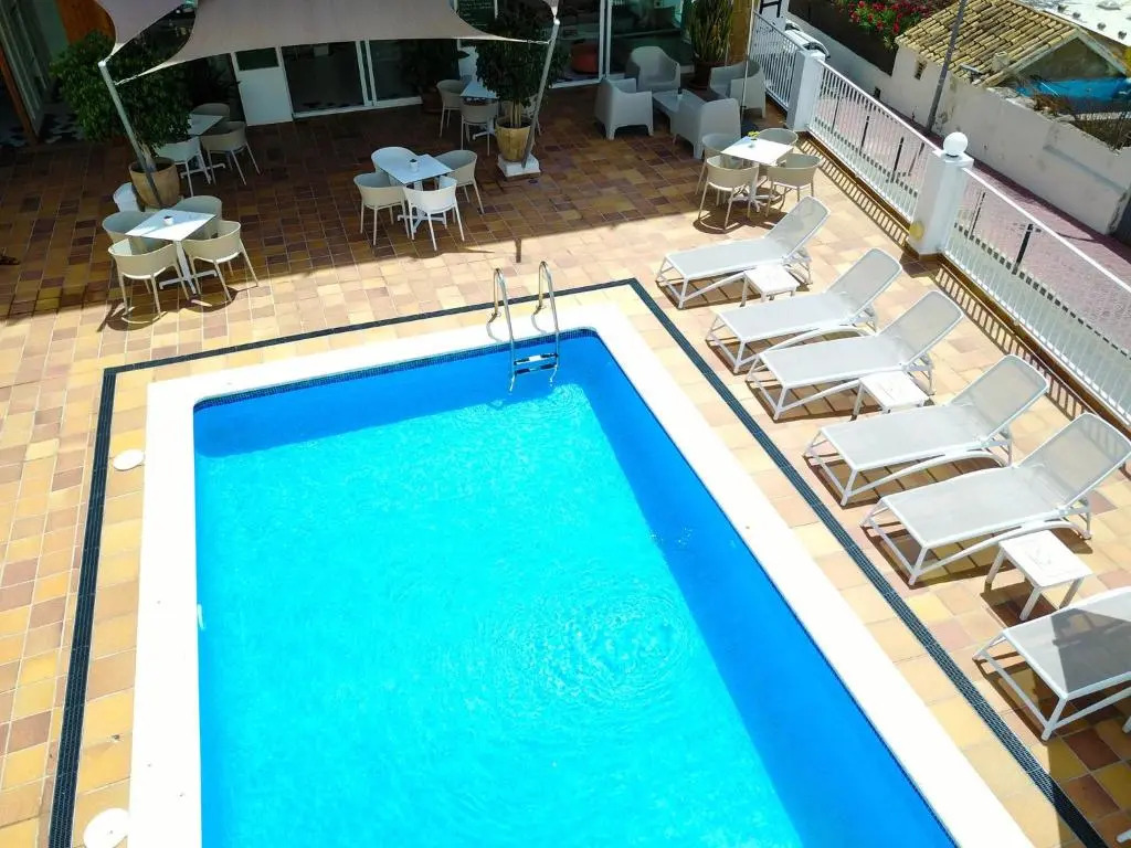 Es Mitjorn Hotel