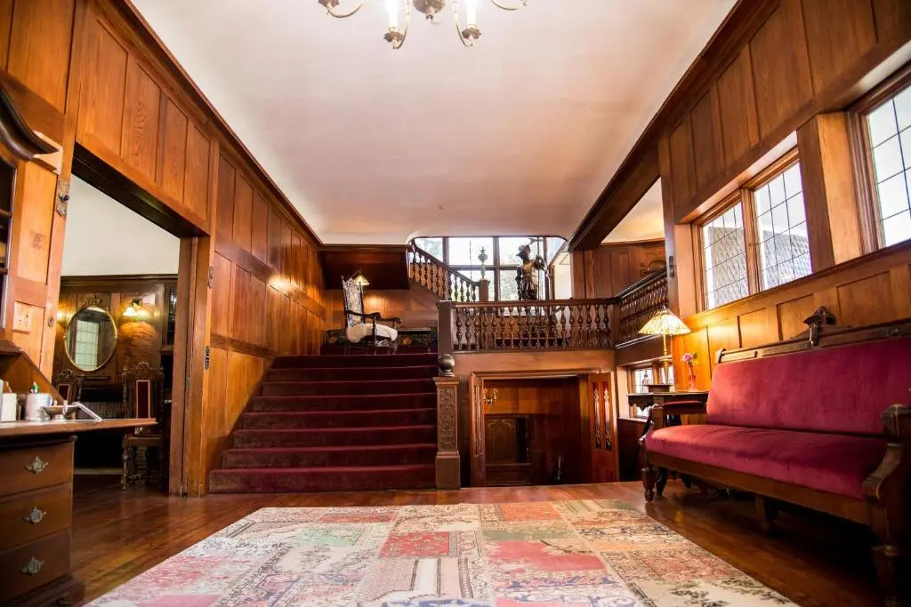 Cedar Gables Inn