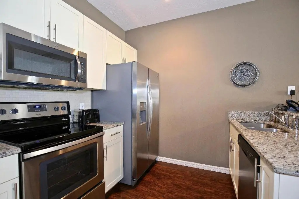All new townhouse in gated community 10 min away from Disney!