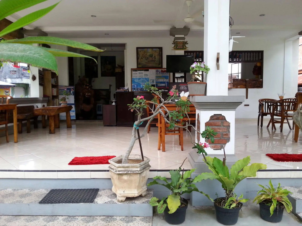 Puri Mandhara Lovina