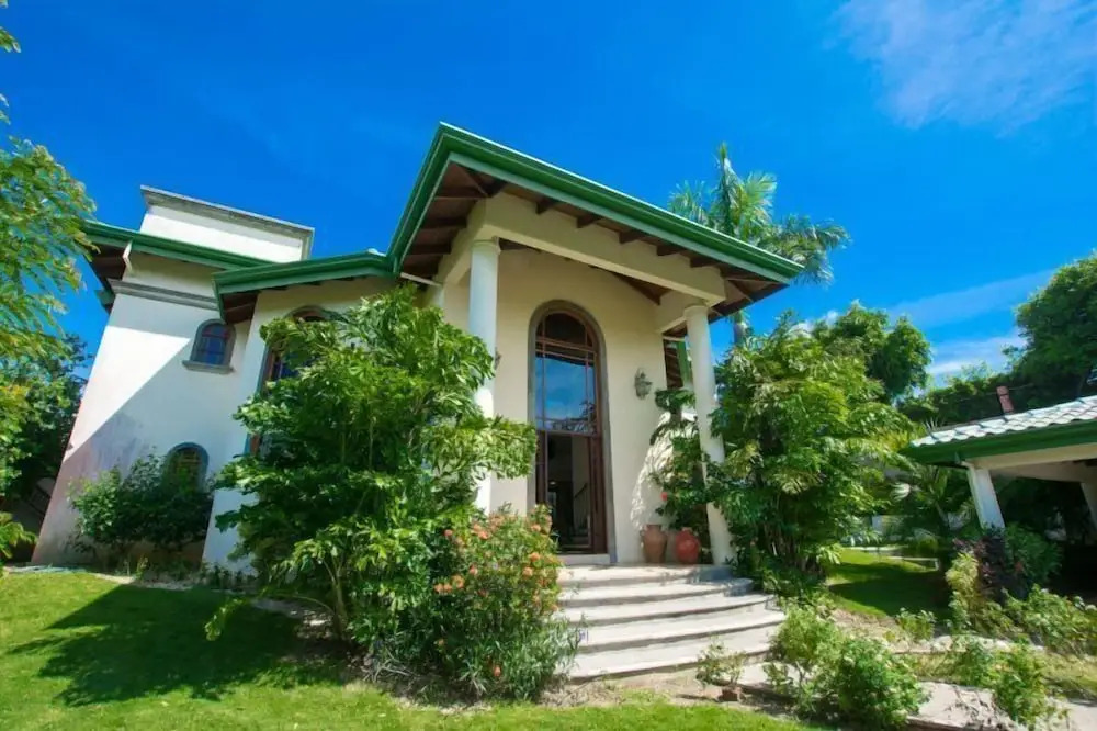 Villa Verde 4br Ocean-view Villa 12 Guests