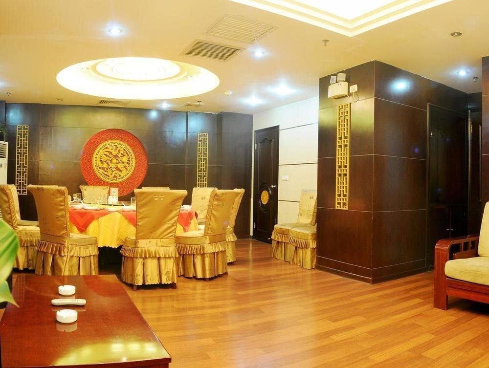 Peak Hotel