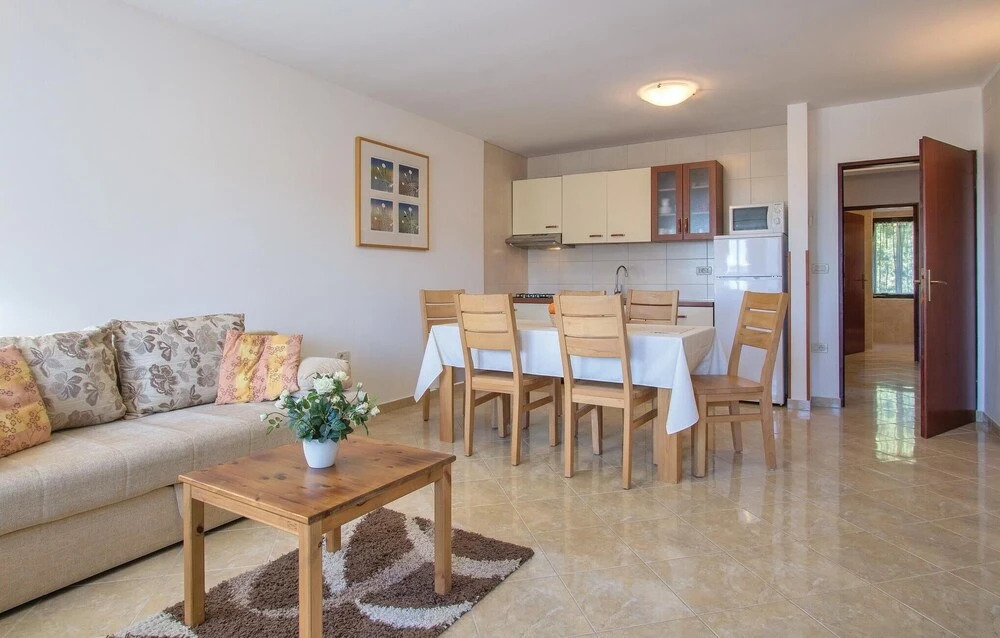 Amazing Home in Pula With Wifi and 2 Bedrooms
