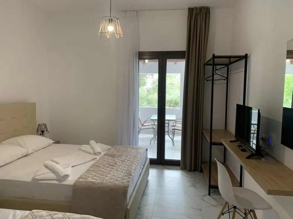 MANGO Skiathos