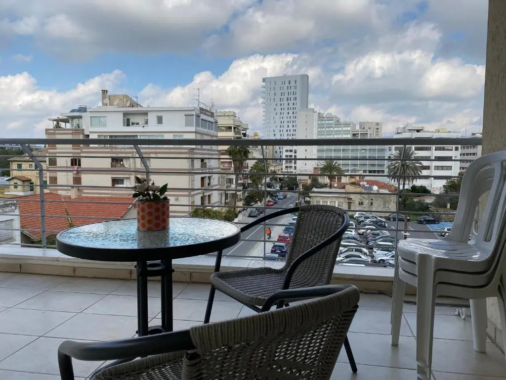 Warm Residence in the heart of the City Center - Balcony & view