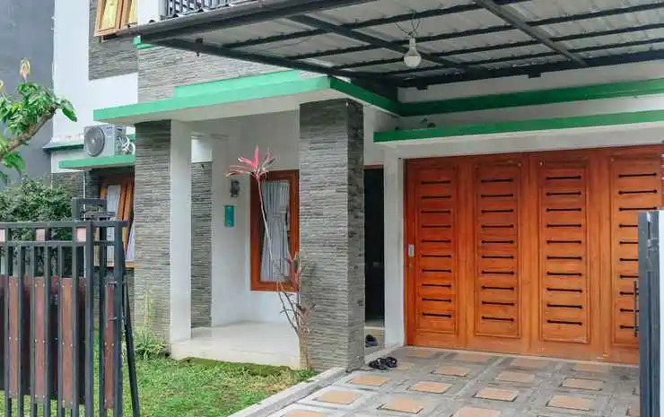 Homestay Syariah Ambarukmo Plaza by Simply Homy