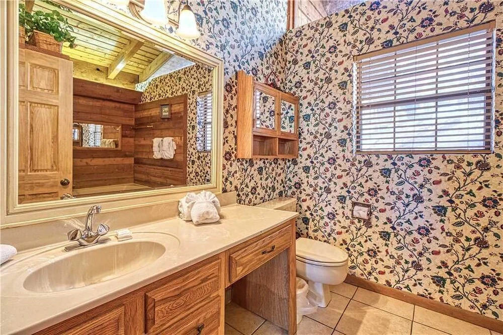 Creekside, 4 Bedrooms, Pool Access, WiFi, Fireplace, Sleeps 10