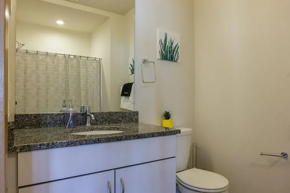 Chic Central Apartment with Free Parking