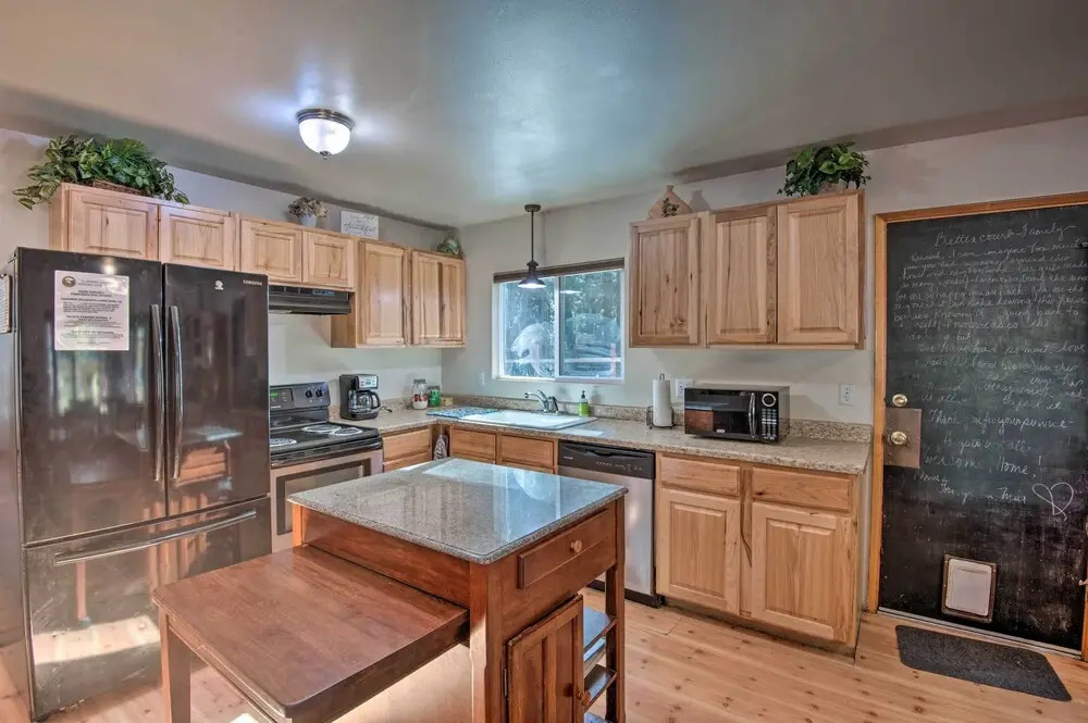 7 Mi to Heavenly Ski Resort: Cozy Tahoe Cabin