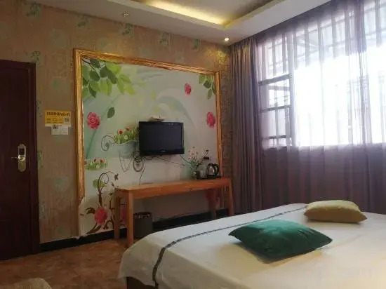 Jiahe Homestay (Emeishan Tourism Passenger Transport Center Baoguosi Station)