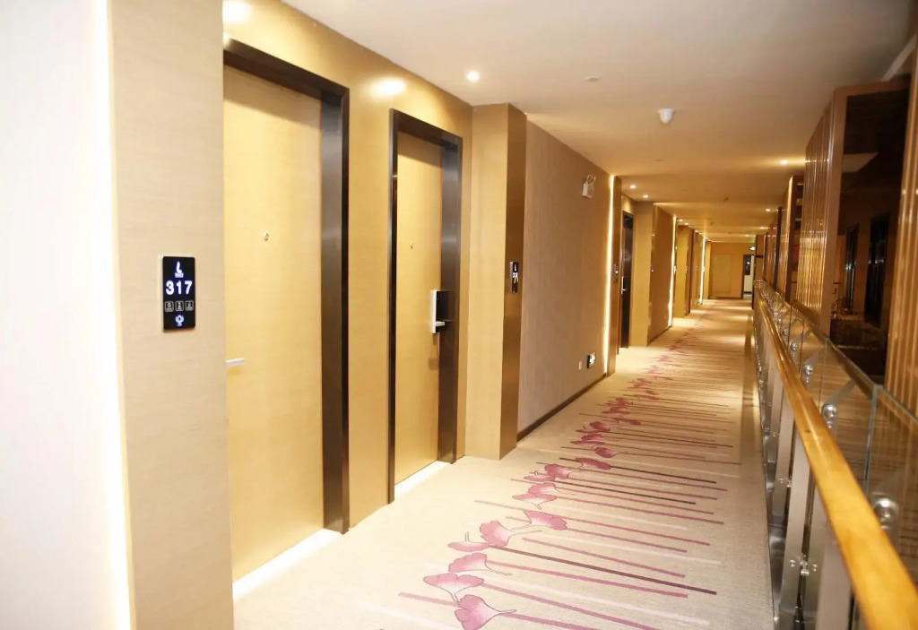 Lavande Hotel (Xi'an Fengcheng 1st Road Youth Center Metro Station Branch)