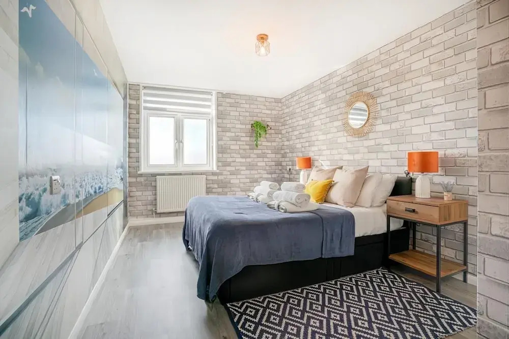 Central Brighton 2-bedroom Apartment 1 Double & 2 Single Beds Sleeps 4