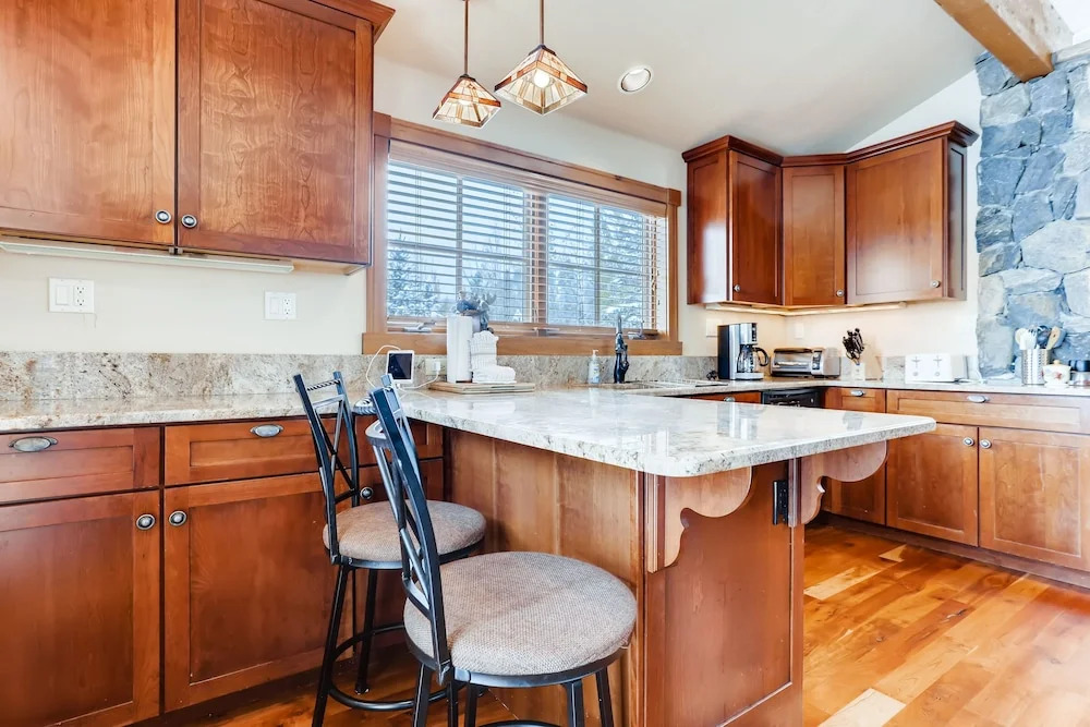 21 N Rd Home 4 Bedrooms 4.5 Bathrooms Home