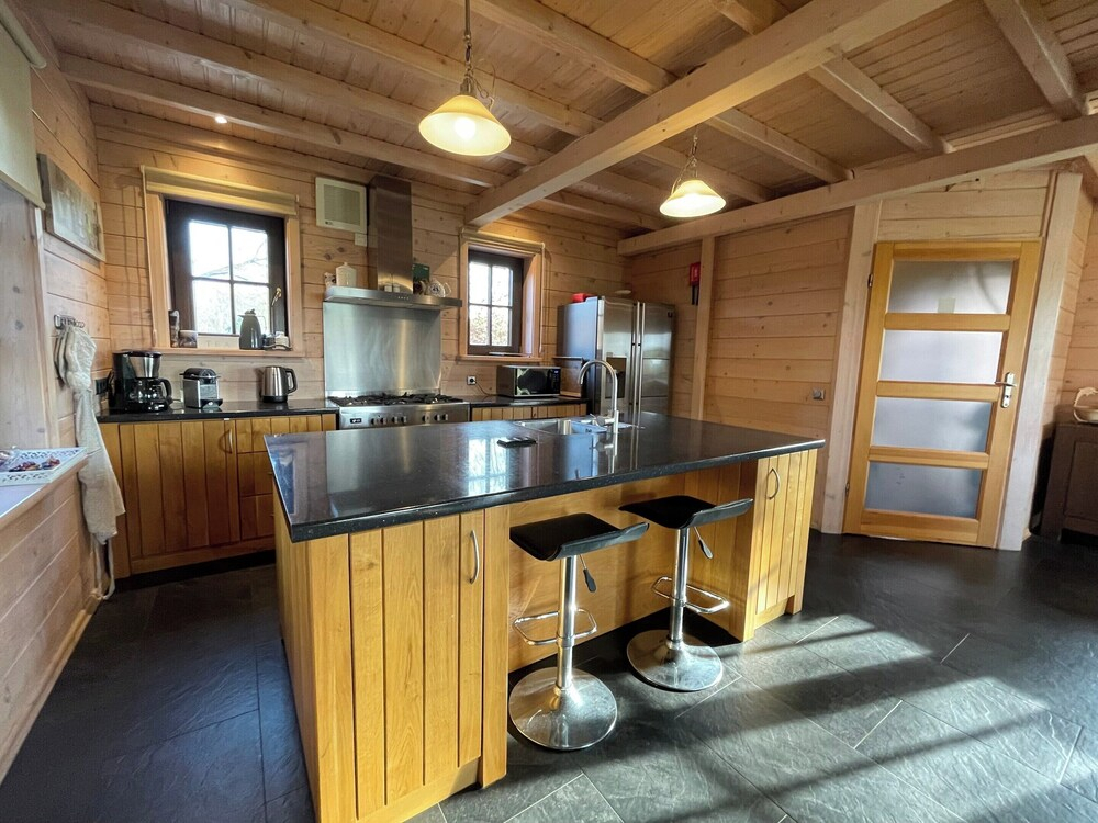 Villa with Sauna & Tub