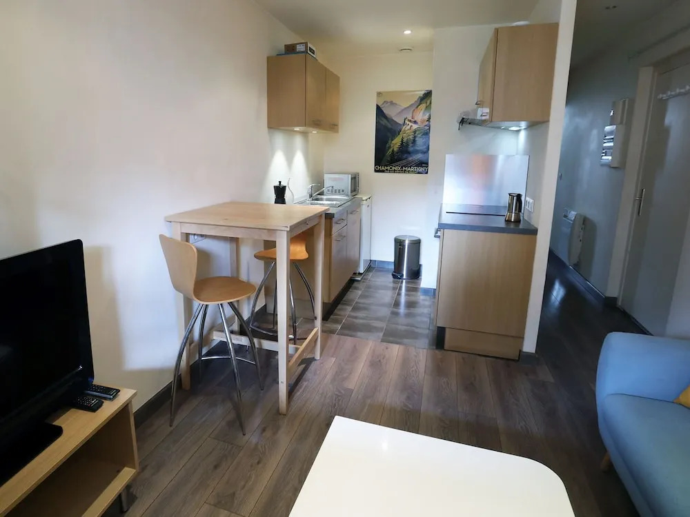 1bd Apartment Right Downtown