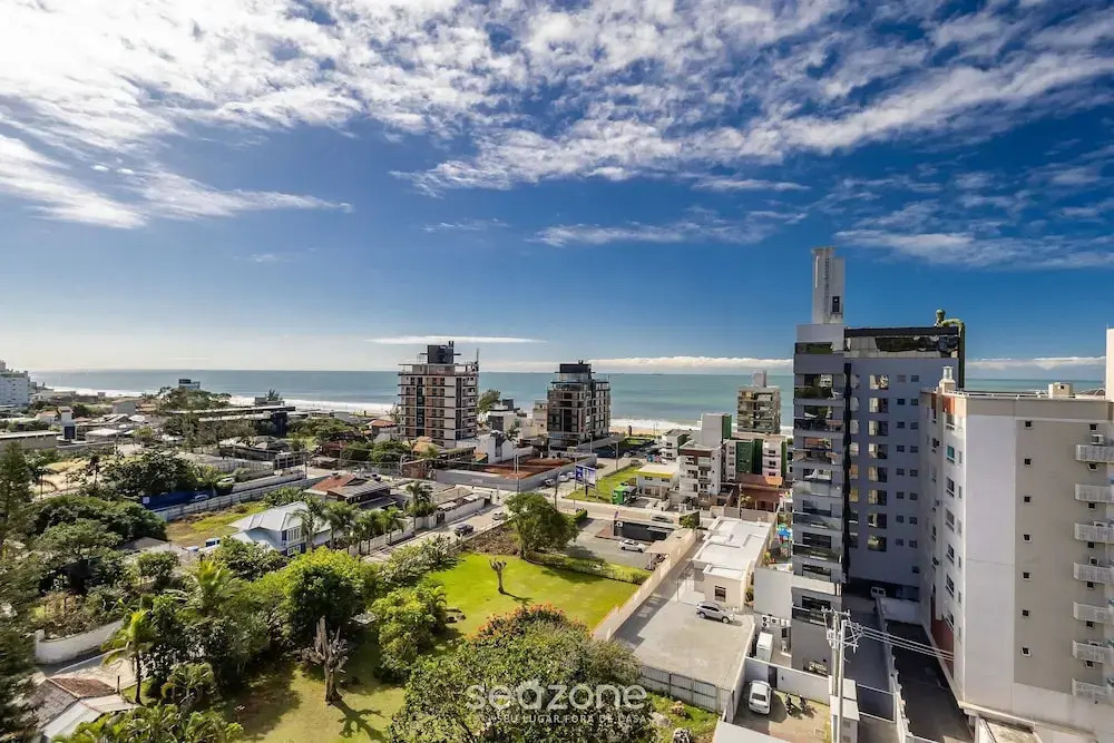 Sophisticated Stay 200m From Praia Brava - EHI