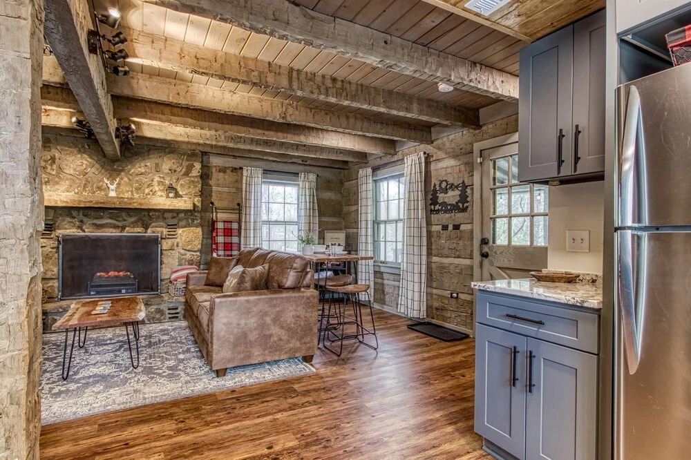 Bear Creek Cabin 2 Bedroom Cabin by Redawning