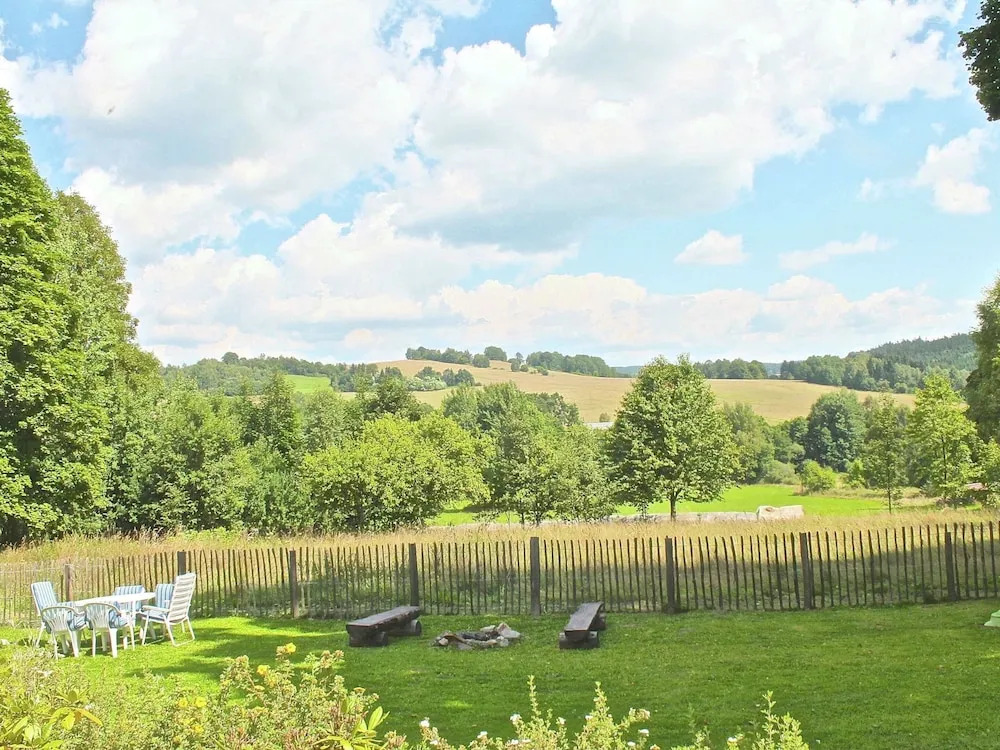 Holiday House Near Forest in Obora