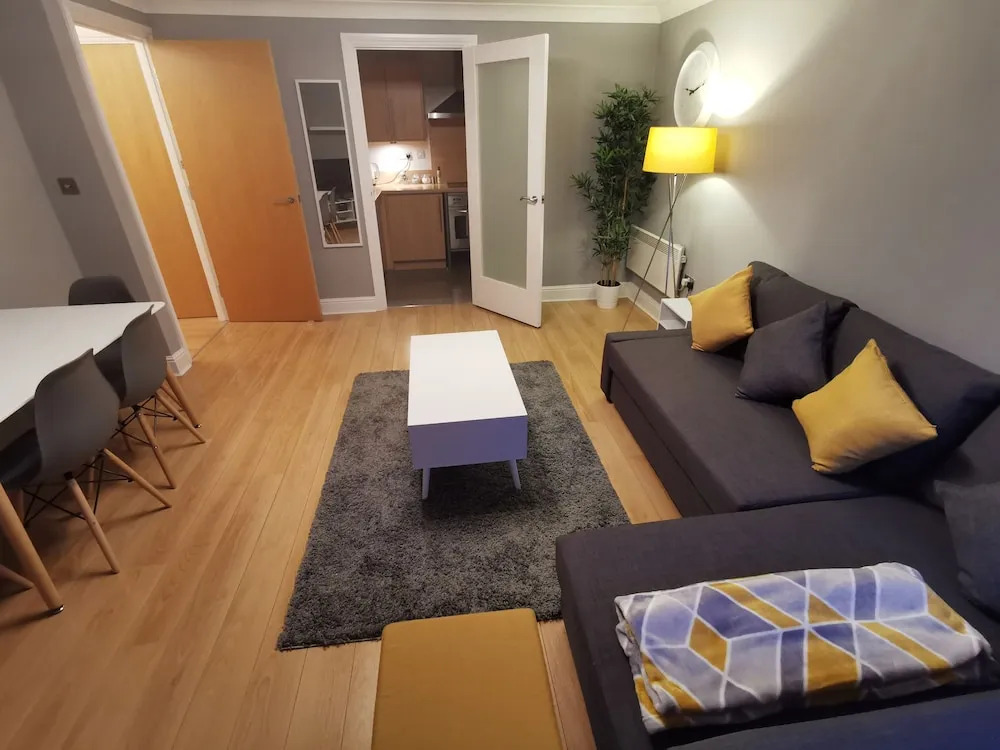 The Qube Apartments Sleeps 6 Parking