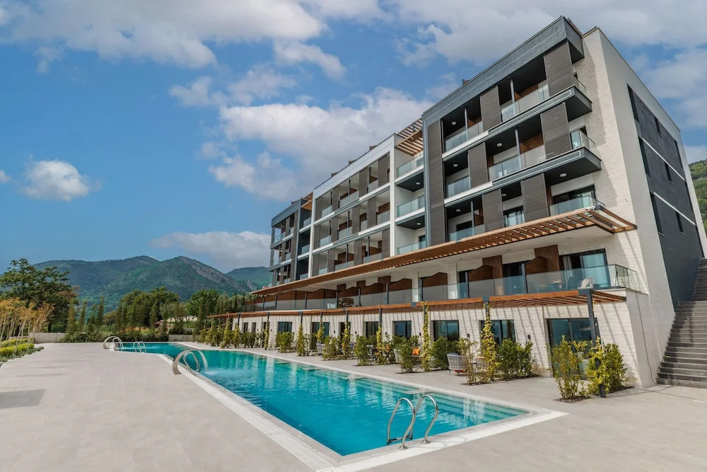 Montenegro Lodge