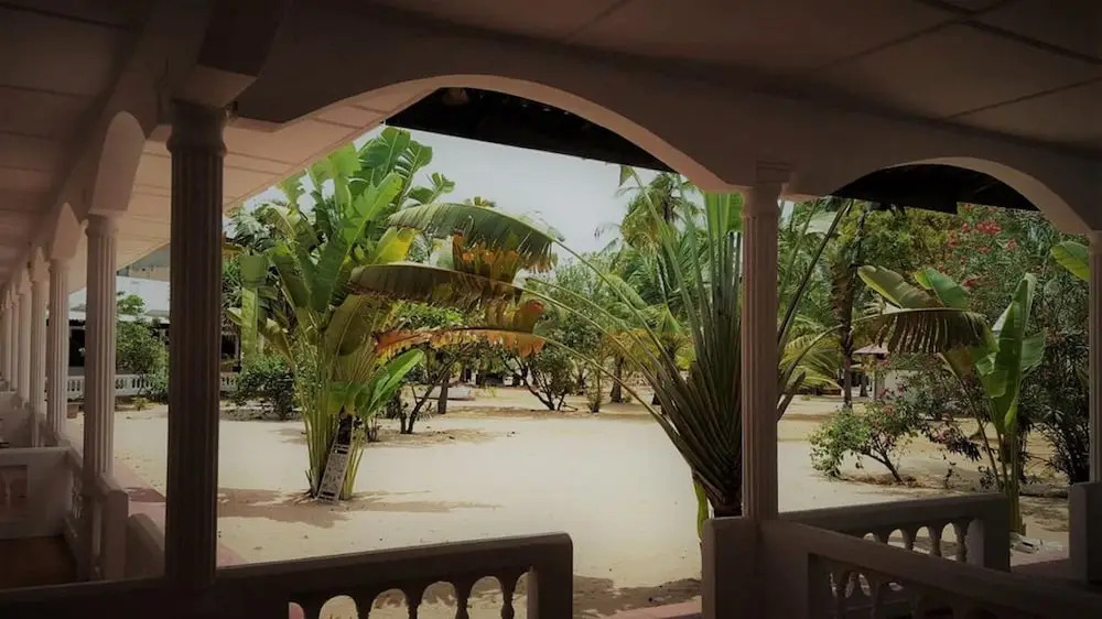Alfresco Beach Hotel