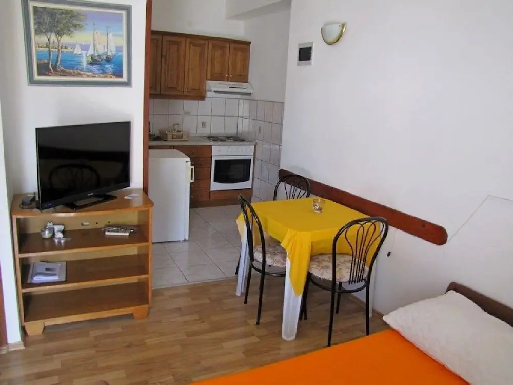 Apartments Zdravko