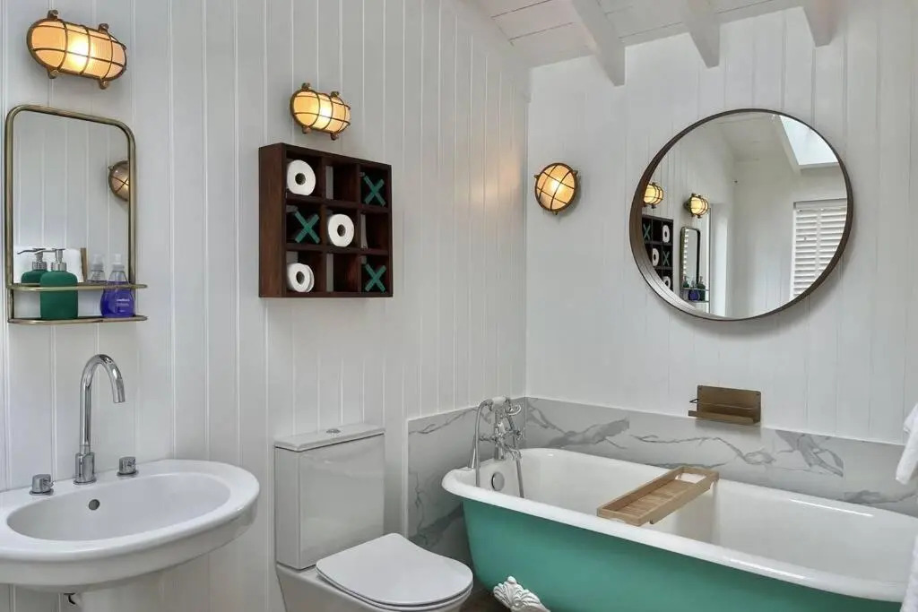 Beautiful coastal townhouse with parking - Oyster House