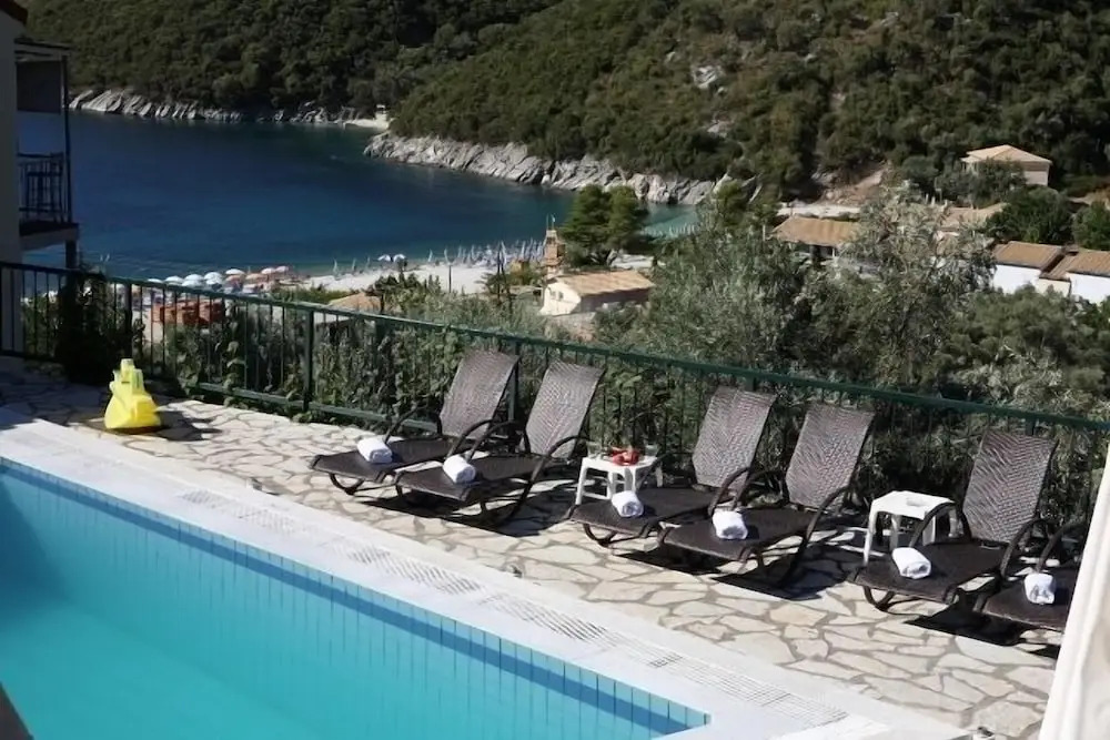 POROS BEACH camping- studios