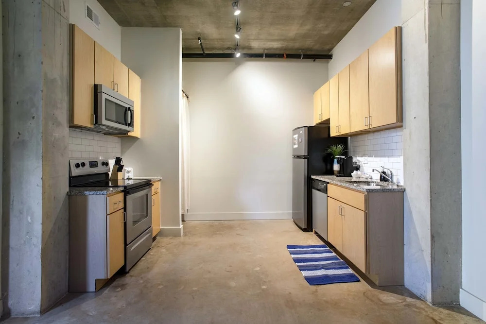 1 BR Loft Next to Riverwalk by Frontdesk