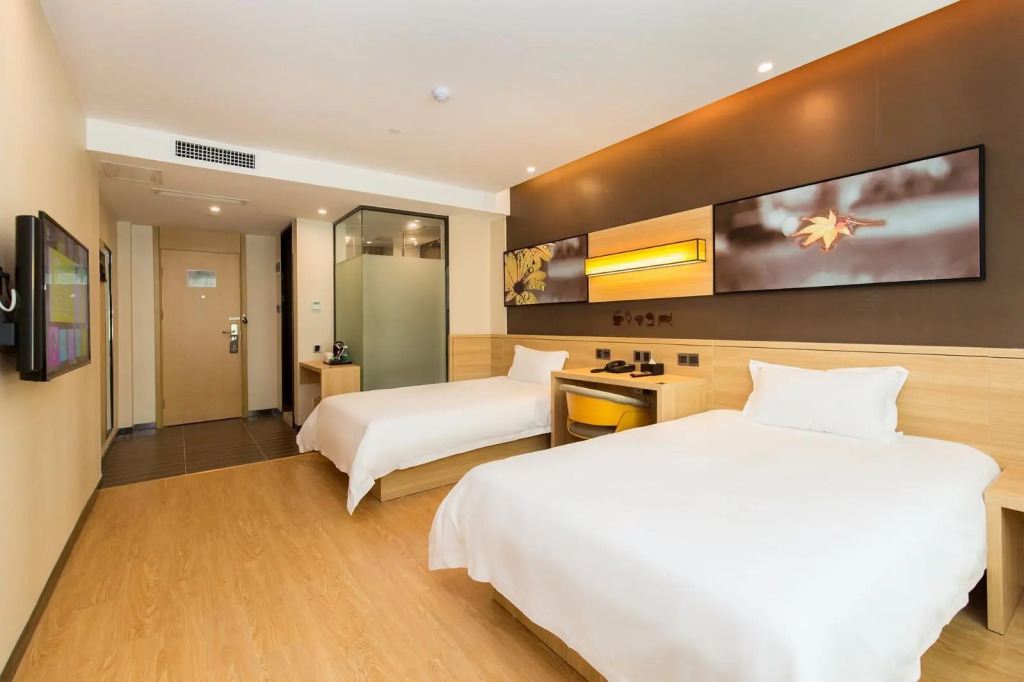 Ibis Styles Changsha Railway Station Metro Station