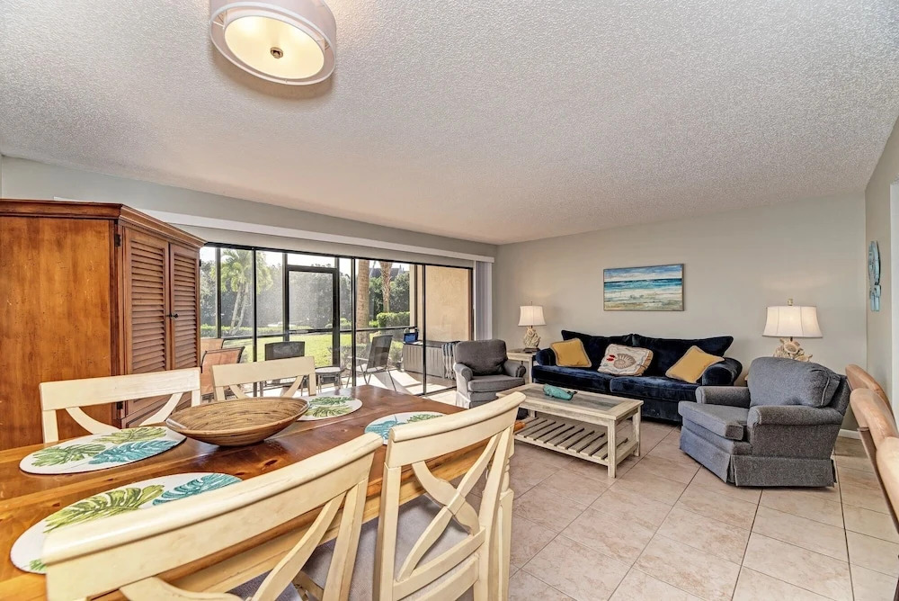 Midnight Cove Ii 412f - Beautiful Canal View! 2 Bedroom Condo