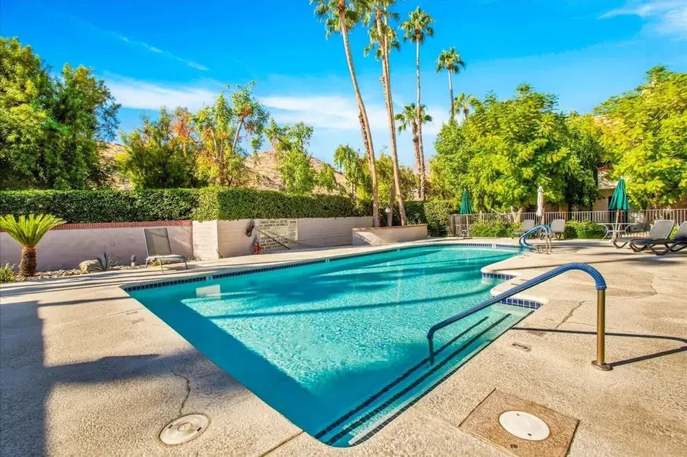 Hollywood Glam Hideaway
