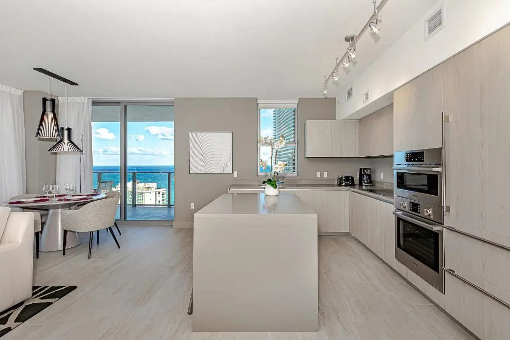 5 Infinity Pool Front Ocean View: Brand New 2BR