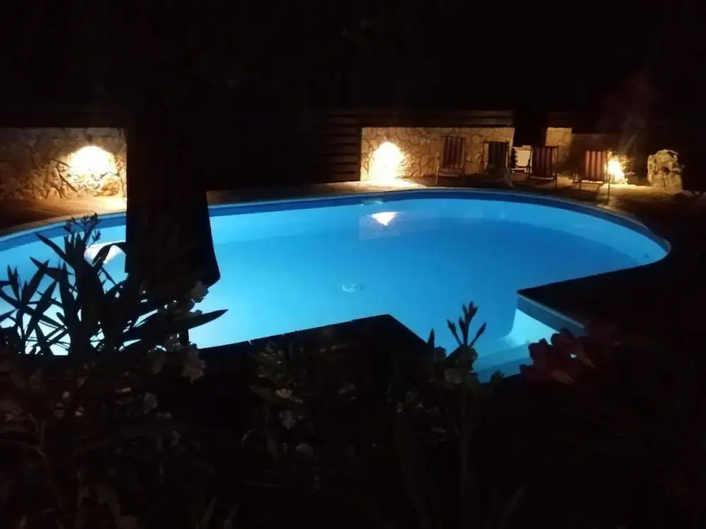 Sunny Pool Apartments
